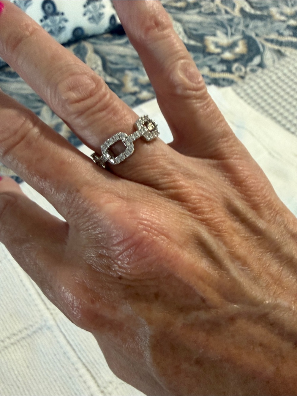 Sterling Silver Cubic Zirconia Link Ring in Silver